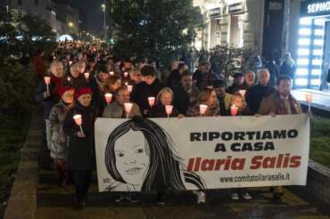 “Il governo non vuole aiutare Ilaria Salis”, lo sfogo del padre contro Tajani e Nordio