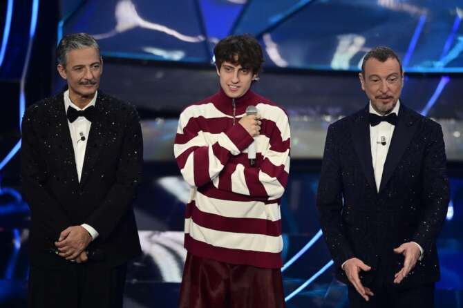 Sangiovanni with Fiorello and Amadeus at 74th edition of the SANREMO Italian Song Festival at the Ariston Theatre in Sanremo, northern Italy – Saturday, FEBRUARY 10, 2024. Entertainment. (Photo by Marco Alpozzi/Lapresse)