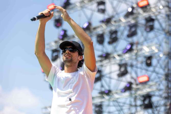 Bresh: chi è il cantautore ospite della terza serata del Festival di Sanremo