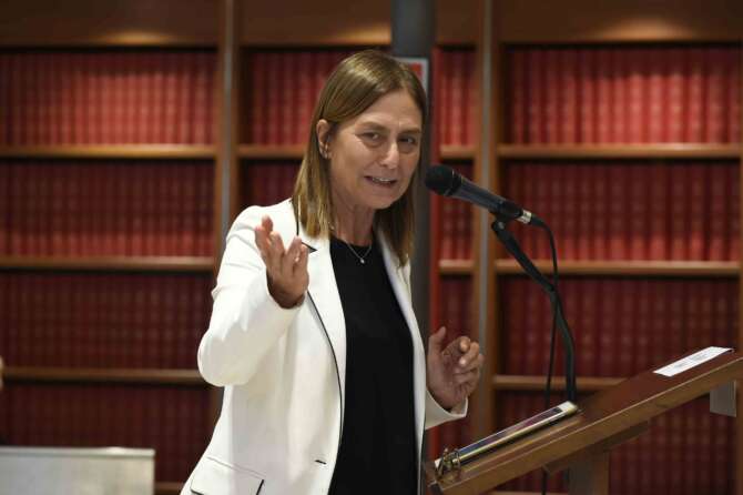 Intervista a Enza Bruno Bossio: “La Schlein deve rompere l’asse con i PM”