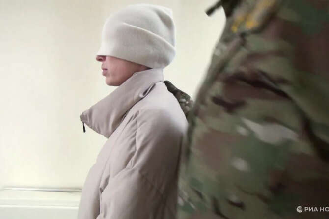 La cittadina russo-americana arrestata dall’Fsb nel video pubbicato da RIA Novosti