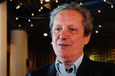 Chi è e come è morto Ernesto Assante: addio al geniale critico musicale