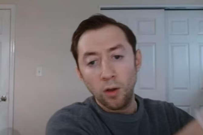 Decapita il padre e mostra la testa su Youtube: chi è Justin Mohn