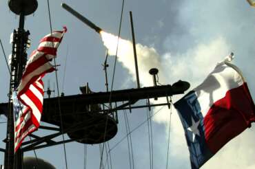 È ancora guerra sul Mar Rosso, raid Usa nello Yemen: gli Houthi colpiscono nave britannica