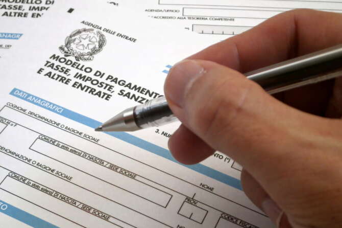 Partite Iva, tasse ogni mese: il governo prepara la “rivoluzione” cancellando i due maxi-acconti