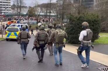 Studenti accoltellati a Wuppertal in Germania: feriti 4 giovani
