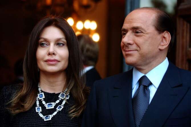 Veronica Lario e Silvio Berlusconi in una foto del 2003