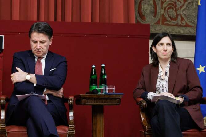 Foto Roberto Monaldo / LaPresse 30-01-2024 Roma Politica Presentazione del libro “Perchè guariremo” di Roberto Speranza Nella foto Giuseppe Conte, Elly Schlein 30-01-2024 Rom e (Italy) Politics Presentation of the book “Perchè guariremo” by Roberto Speranza In the pic Giuseppe Conte, Elly Schlein