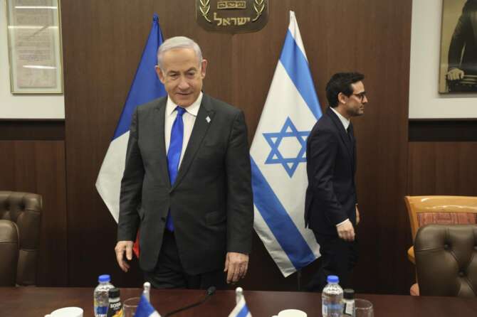 Israele, dove la differenza tra destra e sinistra non si vede: l’opposizione assente di fronte alla guerra a Gaza