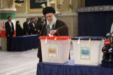 In this photo released by the office of the Iranian supreme leader, Supreme Leader Ayatollah Ali Khamenei casts his ballot during the parliamentary and Assembly of Experts elections in Tehran, Iran, Friday, March 1, 2024. Iran began voting Friday in its first elections since the mass 2022 protests over its mandatory hijab laws after the death of Mahsa Amini, with questions looming over just how many people will turn out for the poll. (Office of the Iranian Supreme Leader via AP) Associated Press/LaPresse Only Italy and Spain