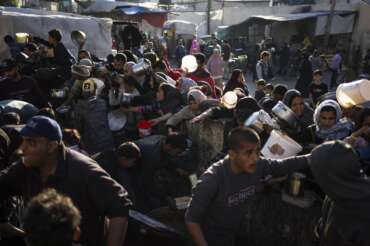 Israeliani, sveglia! A Gaza una barbarie, siamo diventati come Hamas: la lettera di Gideon Levy