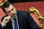 Perché Bossi ha attaccato Salvini, cosa c’è dietro le parole dell’ex leader della Lega