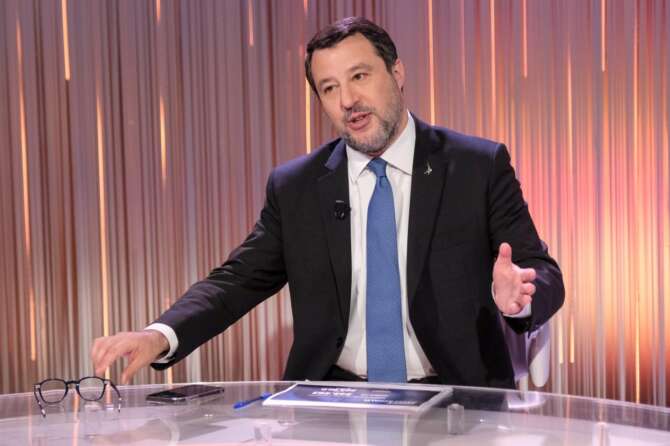 Scuola di Pioltello, i membri del governo Meloni classici italiani dalla doppia morale: cattolici, ma con distinguo