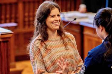 Ilaria Salis, la prima intervista da candidata alle Europee: “Se eletta mi occuperò dei diritti dei detenuti”