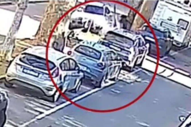 Novi Ligure: investe e picchia una donna. Il video