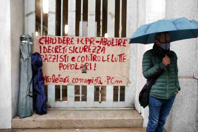 Dramma Cpr, migranti si auto infliggono torture con la speranza di uscire