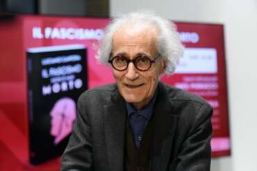 Meloni querela Luciano Canfora, la raccolta firme di solidarietà per lo storico: “Attacco alla libertà di pensiero”