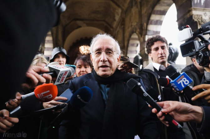 Foto Alessandro Bremec/LaPresse 02-11-2023 Milano, Italia – Cronaca – La cerimonia di scoprimento delle lapidi dedicate ai 14 nuovi Benemeriti iscritti nel Famedio al Cimitero Monumentale di Milano