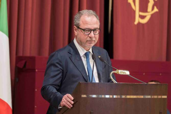 Forza Italia si spacca sul garantismo, la minoranza: “Stiamo con Berlusconi, non tifiamo Gogna Italia”