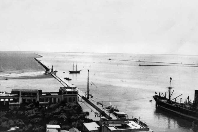 Archivio Storico Nella foto: Marabini Camillo fu uno dei più importanti rappresentanti del garibaldinismo. La veduta del Canale di Suez