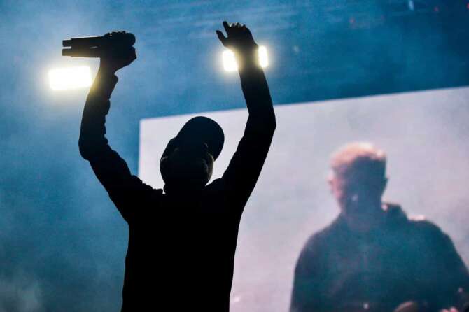 Foto Alberto Gandolfo/LaPresse 31-12-2022 Torino, Italia – Cronaca – Capodanno in piazza Castello. Nella foto: pubblico December 31, 2022 Turin Italy – News – New Year’s eve. In the photo: audience Foto Alberto Gandolfo/LaPresse 31-12-2022 Torino, Italia – Cronaca – Capodanno in piazza Castello. Nella foto: Samuel Romano (Subsonica) December 31, 2022 Turin Italy – News – New Year’s eve. In the photo: Samuel Romano (Subsonica)