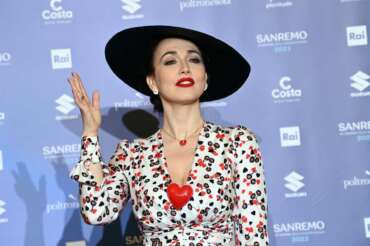 Foto Gian Mattia D’Alberto / LaPresse 10 Febbraio 2023 – Sanremo (IM) spettacolo – 73mo festival della canzona italiana Photocall organizzazione Nella foto: Chiara Francini February 10, 2023 Sanremo (IM) Entertainment – 73th festival of Italian song Photocall In the pic: Chiara Francini