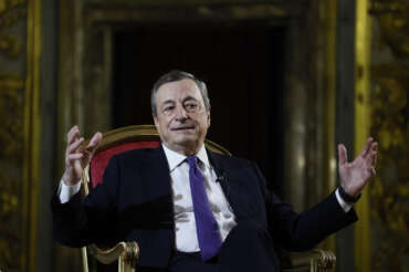 Mario Draghi vuole prendersi l’Europa, l’ex premier si autocandida alla presidenza della Commissione
