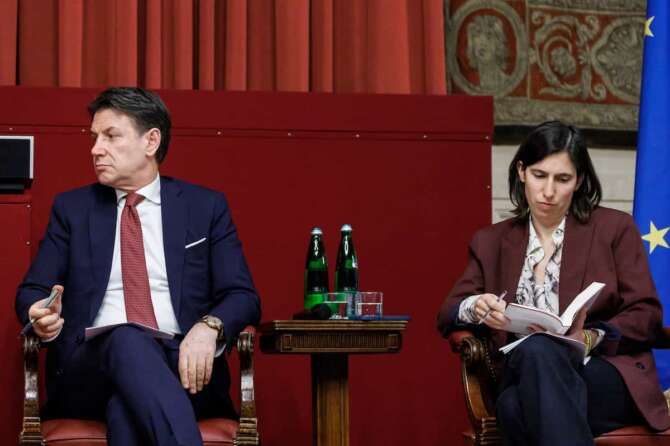 Foto Roberto Monaldo / LaPresse 30-01-2024 Roma Politica Presentazione del libro “Perchè guariremo” di Roberto Speranza Nella foto Giuseppe Conte, Elly Schlein 30-01-2024 Rom e (Italy) Politics Presentation of the book “Perchè guariremo” by Roberto Speranza In the pic Giuseppe Conte, Elly Schlein