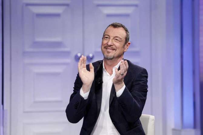 Foto Cecilia Fabiano/LaPresse 13 Febbraio 2024 Roma, Italia – Cronaca – RAI Porta a Porta sul Festival di San Remo in studio Angelina Mango e Amadeus Nella foto: Amadeus February 8 , 2024 Roma, Italy – RAI, Angelina Mango e Amadeus guests in Porta a Porta TV show In the photo: Amadeus