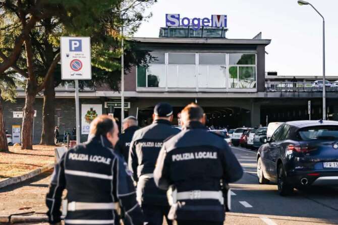 FOTO DI REPERTORIO Foto Alessandro Bremec/LaPresse 05-11-2022 Milano, Italia – Cronaca – La protesta lavoratori Sogemi all’ortomercato di Milano. Nella foto: Un momento della manifestazione November 05, 2022 Milano Italy – News – The protest of Sogemi workers at the Milan vegetable market. In the photo: A moment of the event