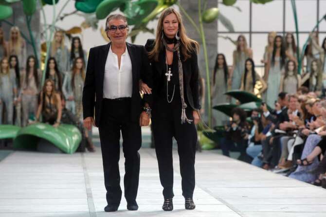 Gian Mattia D’Alberto/lapresse 27-09-2010 Milano spettacolo moda Milano Moda Donna primavera/estate 2011 parterre sfilata Roberto Cavalli nella foto: Roberto ed Eva Cavalli Gian Mattia D’Alberto/lapresse 27-09-2010 Milan Milan Woman fashion spring/summer 2011 parterre Roberto Cavalli in the picture: Roberto and Eva Cavalli