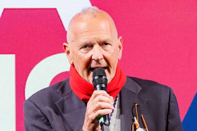 Sergio De Caprio, detto capitano Ultimo, mostra per la prima il suo volto senza protezione durante l’evento di apertura della campagna elettorale per le elezioni europee della lista Libertà a Roma, Sabato, 6 aprile 2024 (Foto Roberto Monaldo / LaPresse) Sergio De Caprio, known as Captain Ultimo, shows his face without protection for the first time during the opening event of the election campaign for the european elections of the Libertà list in Rome, Saturday, April 6, 2024 (Photo by Roberto Monaldo / LaPresse)