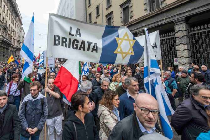 La storia della Brigata Ebraica: il ruolo nella lotta al nazifascismo e la polemica con l’Anpi