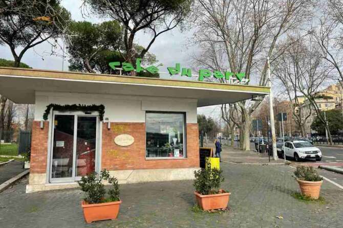 Addio al Café du Parc, chiude l’angolo di paradiso romano di Porta San Paolo