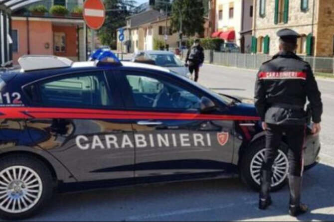 Vittima di uno stupro di gruppo a Palermo, la giovane sequestrata e minacciata per costringerla a ritirare la denuncia
