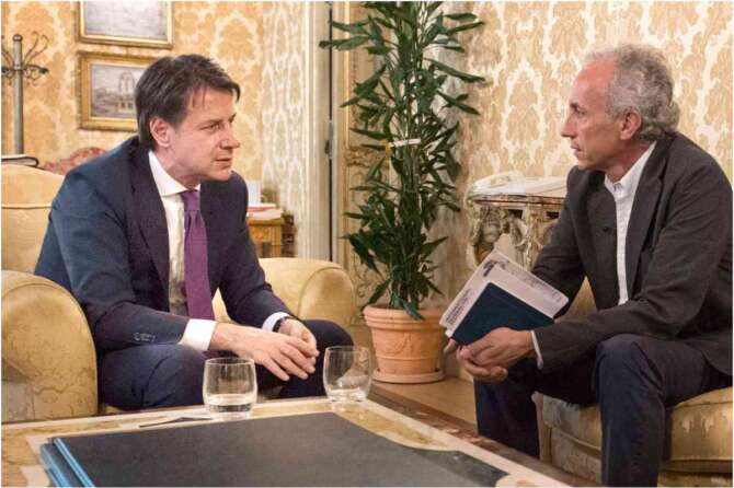 Travaglio, Conte e la destra prendono di mira il Pd: basta peste moralista