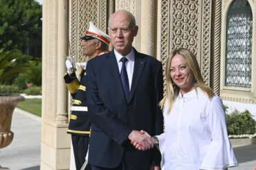 Il presidente tunisino Kaïs Saïed e la premier italiana Giorgia Meloni