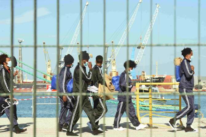 Sui migranti patto infame, così l’Europa vende l’anima: il Pd si sfila