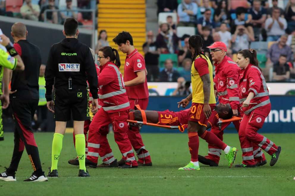 Roma’s Evan Ndicka injured during the Serie A soccer match between Udinese and Roma at the Bluenergy Stadium in Udine, north east Italy – Sunday, April 14, 2024. Sport – Soccer (Photo by Andrea Bressanutti/Lapresse)