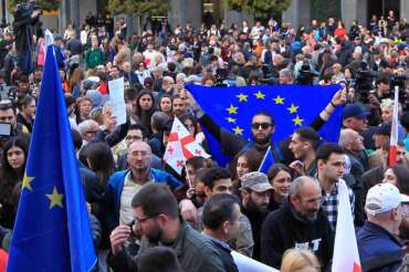 Georgia: voglia di Europa e paura di Putin. Proteste in piazza e disordini a Tbilisi contro la legge sugli agenti stranieri