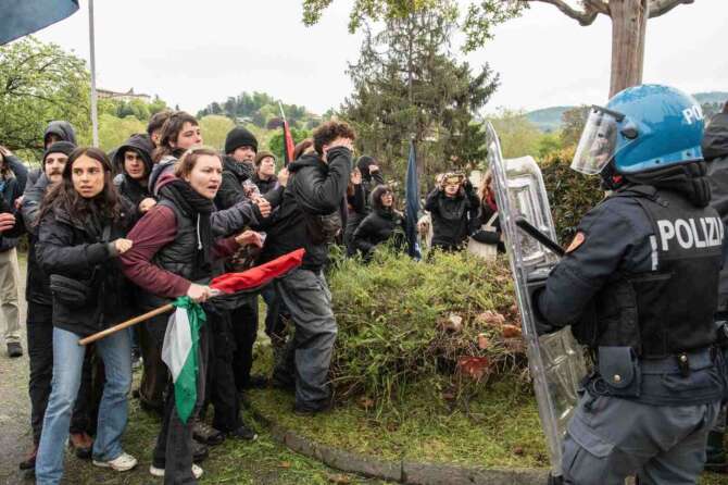Cortei pro-Gaza, a Torino sette feriti