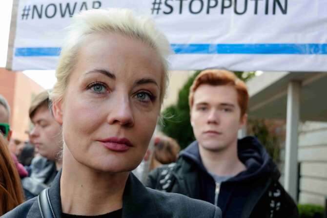 Yulia Navalnaya: “Putin imprevedibile, può usare le armi nucleari”
