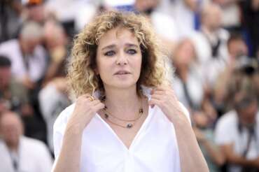 Libere e disobbedienti, le donne de L’Arte della Gioia di Valeria Golino