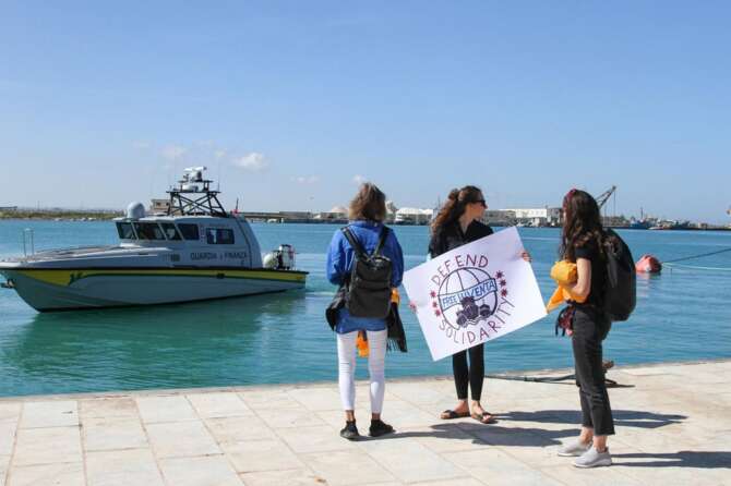 Società dell’accoglienza: cosa è e a chi spetta costruirla