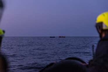 Neonata muore in braccio alla mamma, Humanity1 obbligata a fare quasi 1.000 km per sbarcare i naufraghi