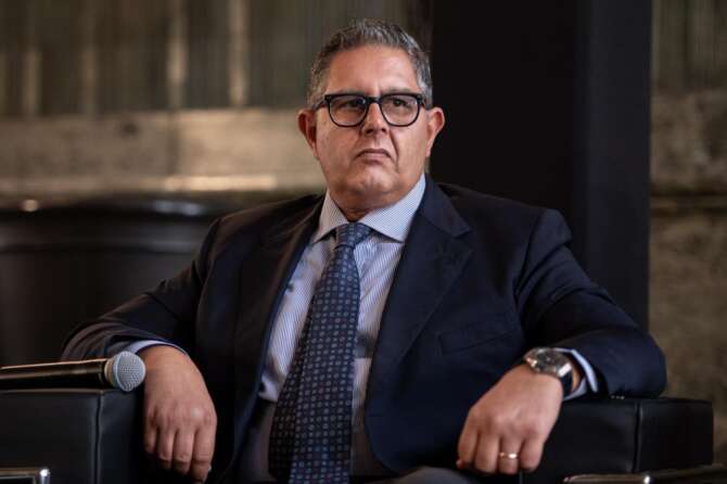 Giovanni Toti arrestato in vista delle europee, le procure avvertono i politici: “Se non vi fermate andiamo avanti”