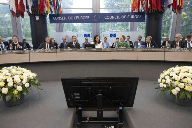 Guerra in Ucraina, la UE vota una escalation graduale che fa infuriare Putin