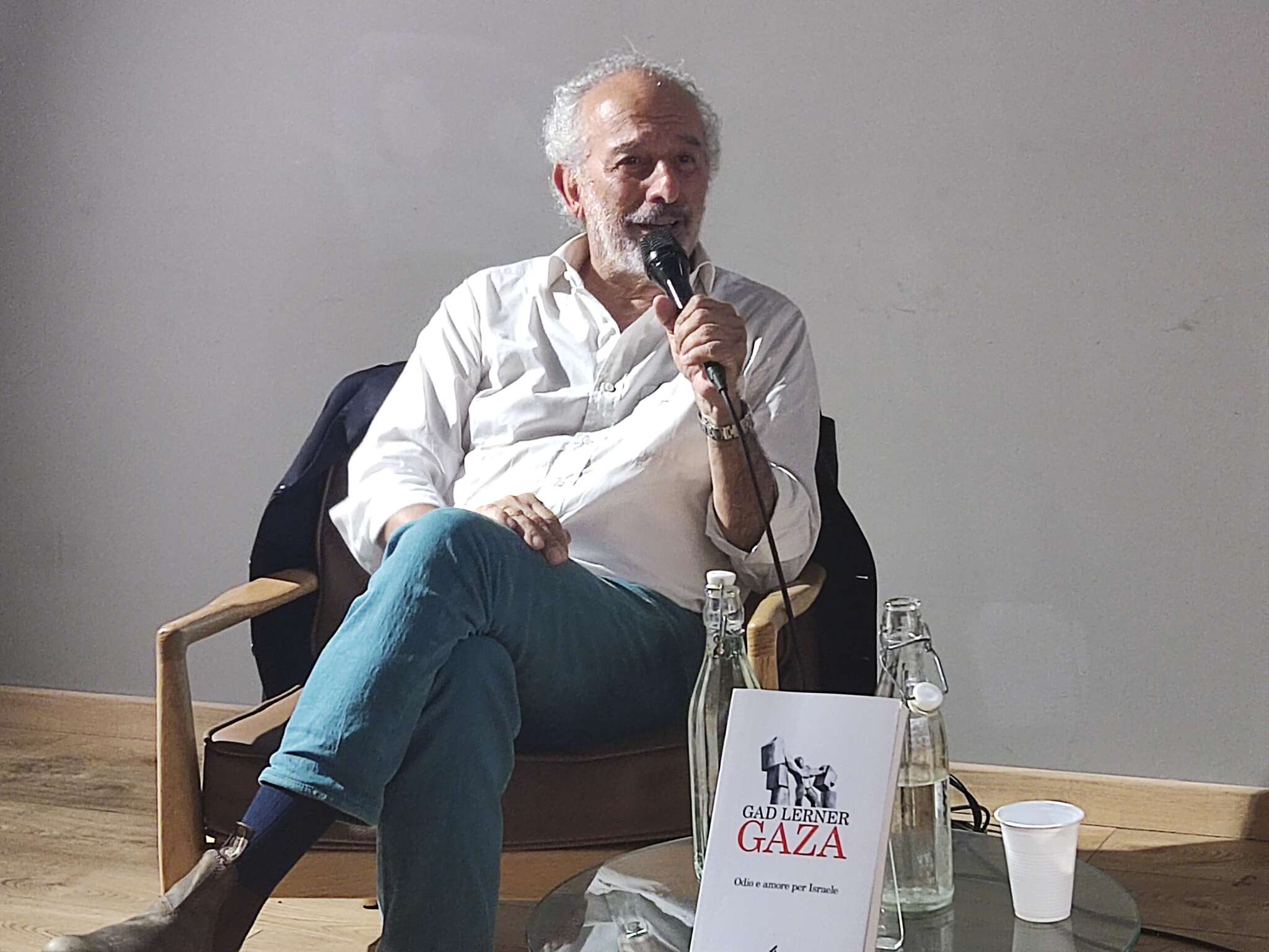 Gad Lerner a Napoli presenta il suo libro 'Gaza': Gad Lerner a Napoli presenta il suo libro 'Gaza':