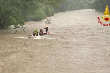 Premiariacco, tre giovani trascinati via dal torrente Natisone: ricerche in corso