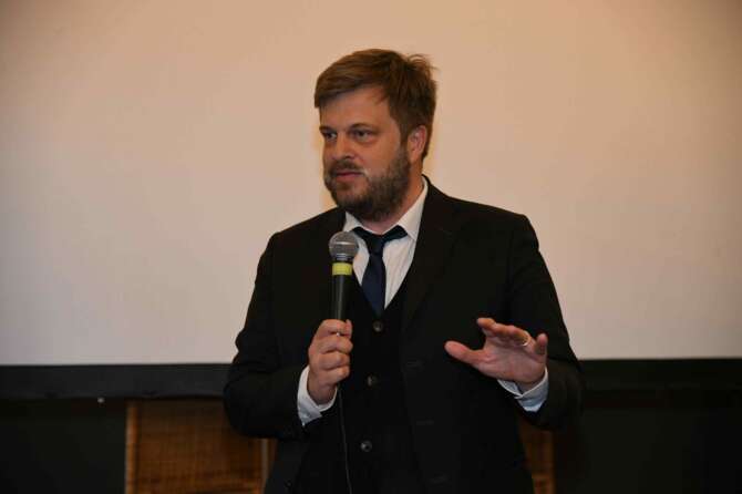 Intervista a Pierfrancesco Majorino: “Migranti ridotti a laboratorio della disumanizzazione”